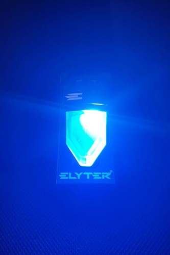 świecący na niebiesko dyfuzer do latarki taktycznej elyter ml2