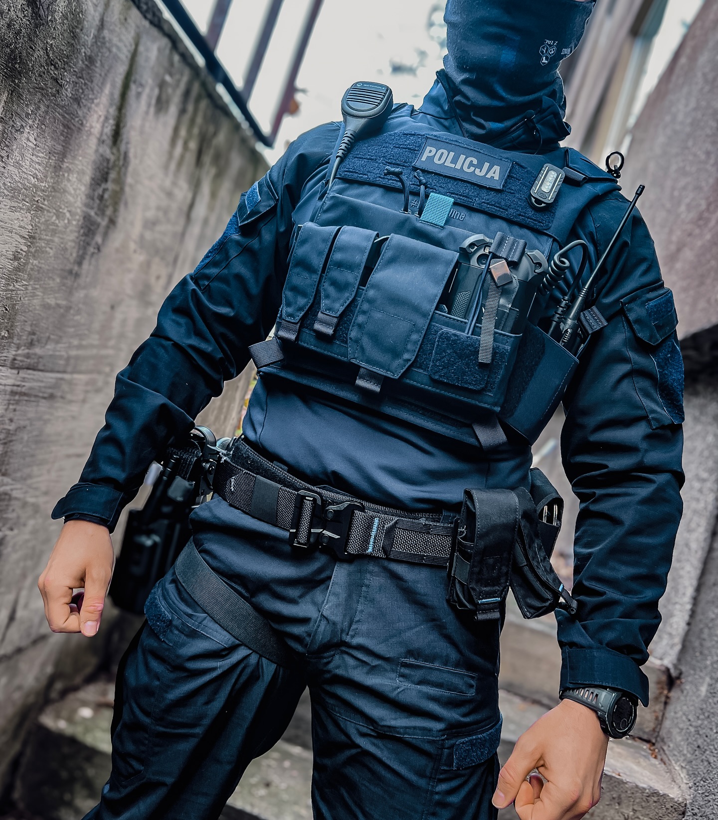 Rodzaje kabur na broń – przegląd kabur pistoletowych i ich zastosowania w Policji